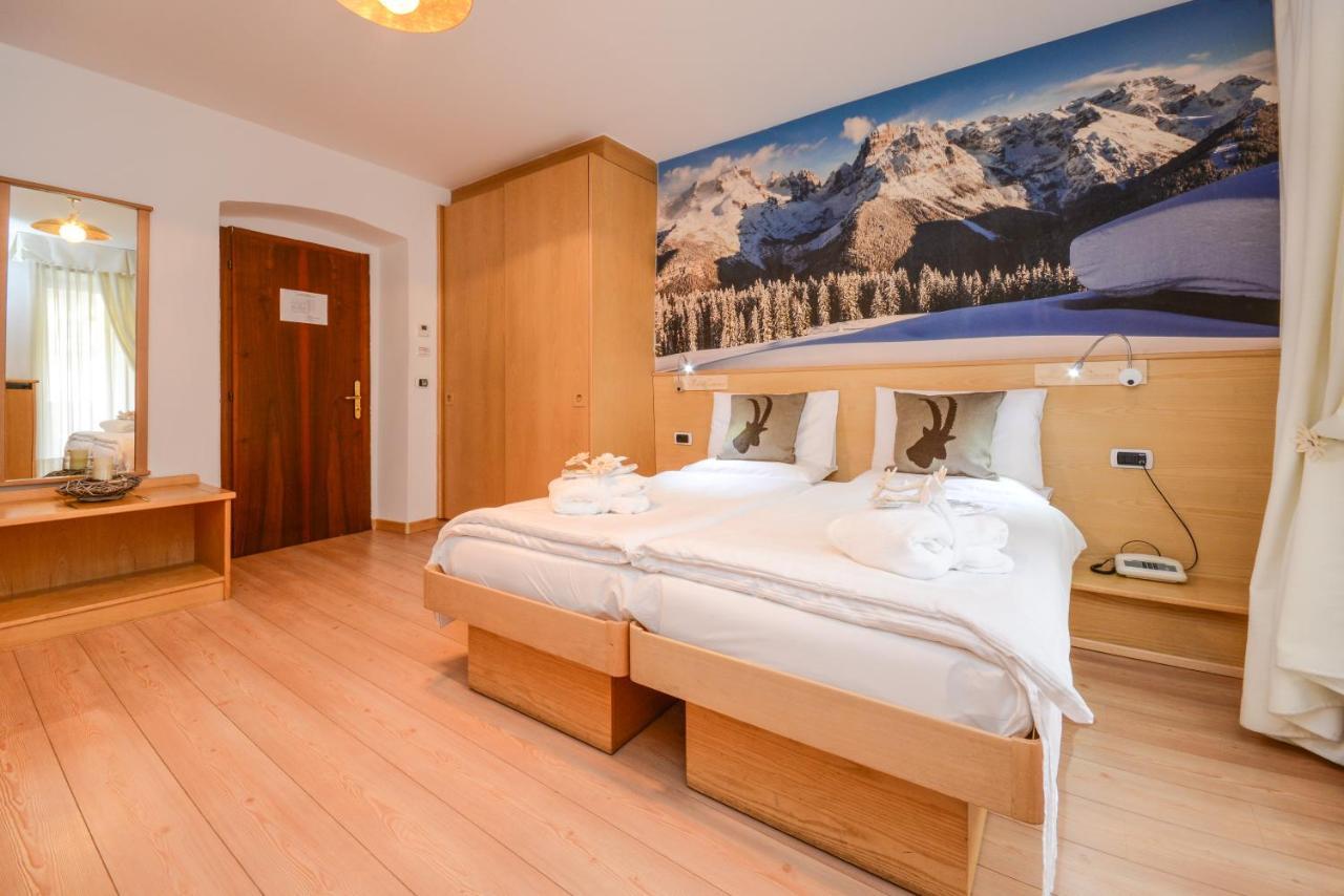 Hotel Corona Pinzolo Bagian luar foto