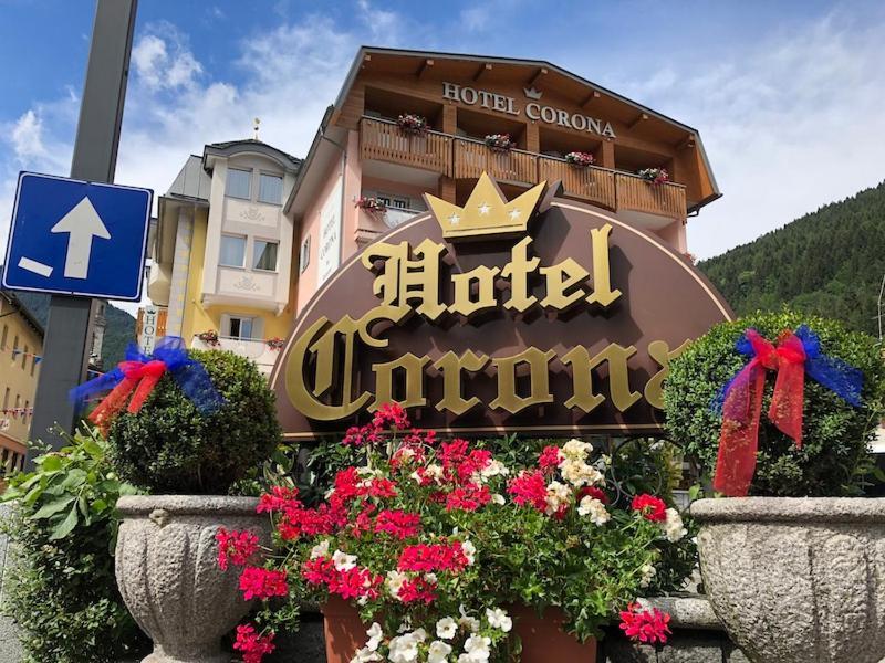 Hotel Corona Pinzolo Bagian luar foto
