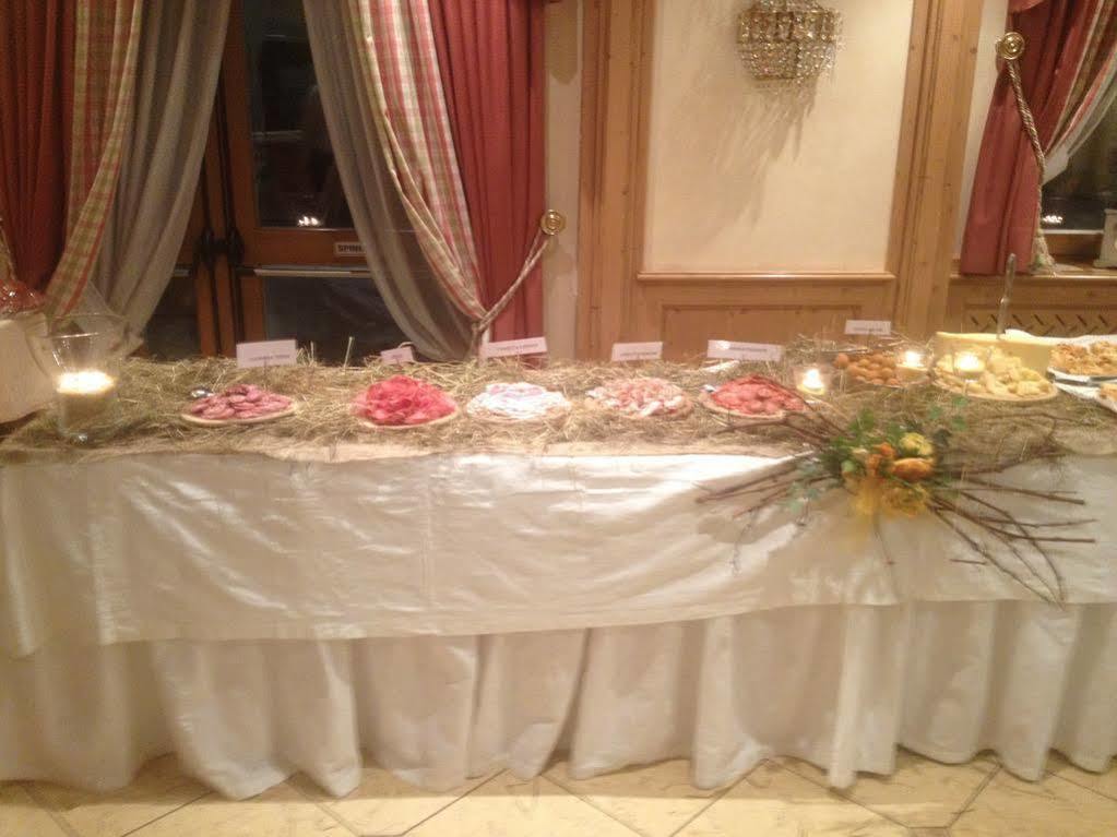 Hotel Corona Pinzolo Bagian luar foto