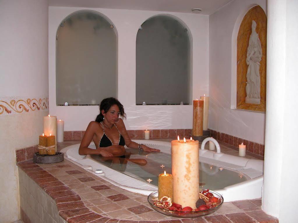 Hotel Corona Pinzolo Bagian luar foto