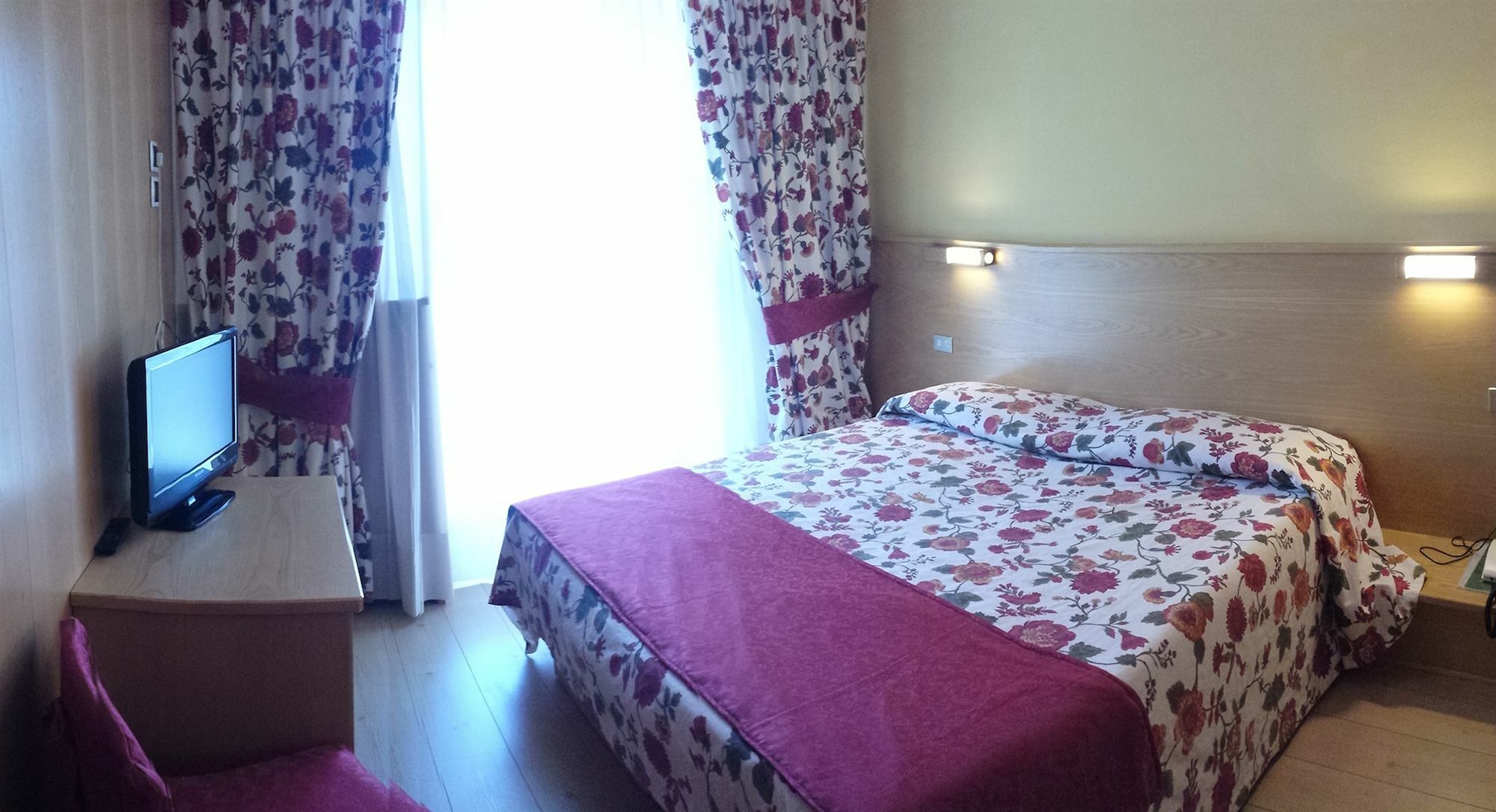 Hotel Corona Pinzolo Bagian luar foto