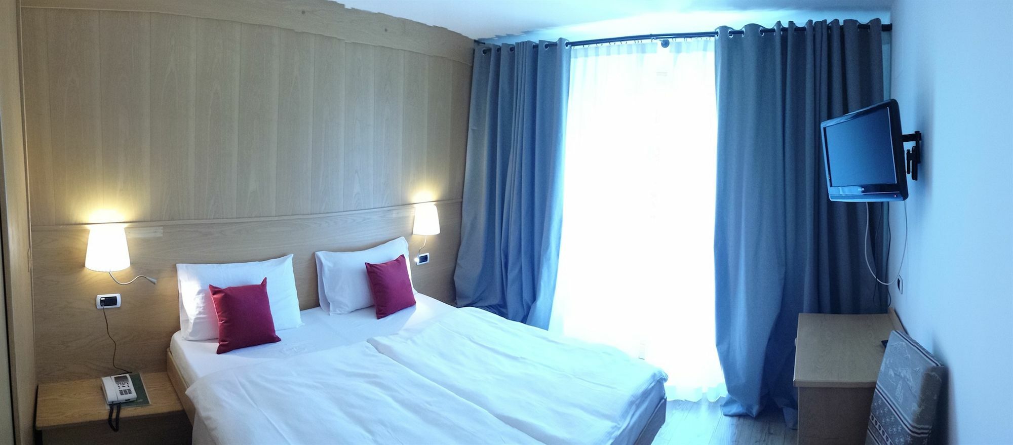 Hotel Corona Pinzolo Bagian luar foto