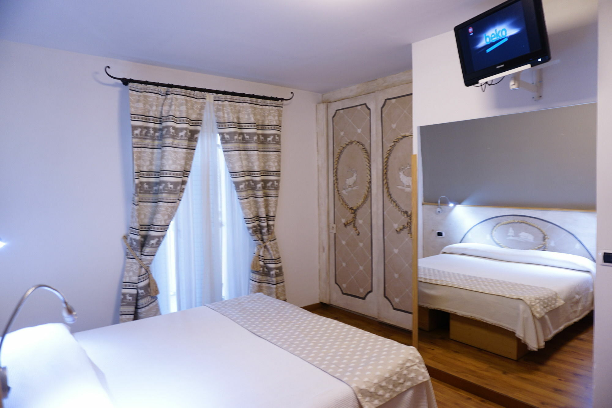 Hotel Corona Pinzolo Bagian luar foto